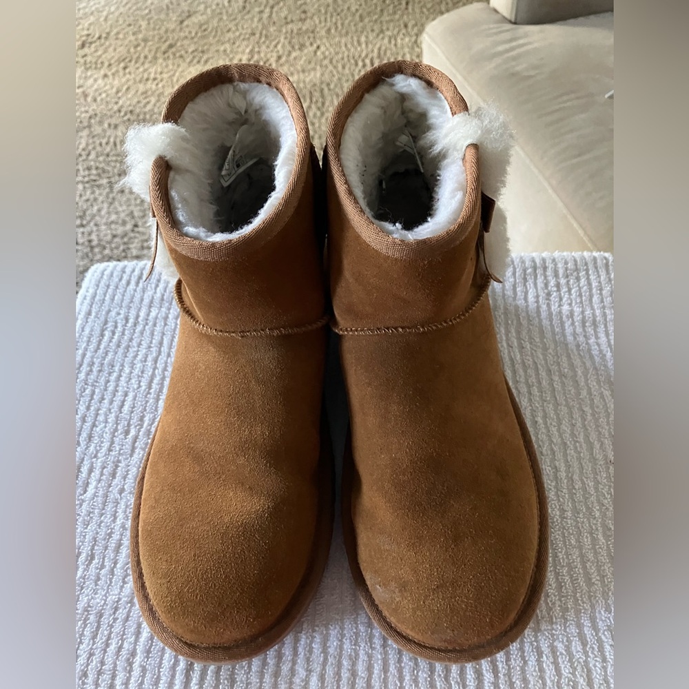 Koolaburra Tan Ankle Boots with White Lining
